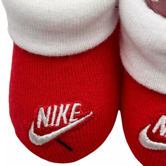 Nike Baby Boy's/Girl's Hat and Booties 2-Piece Set Size 0-6 Months Red/White - Picture 5 of 11